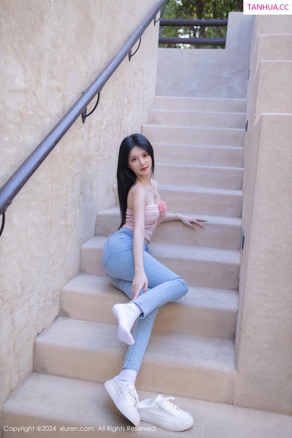   [XiuRen]高清写真图 2024.06.07 No.8672 幼幼 美腿性感第8张图片